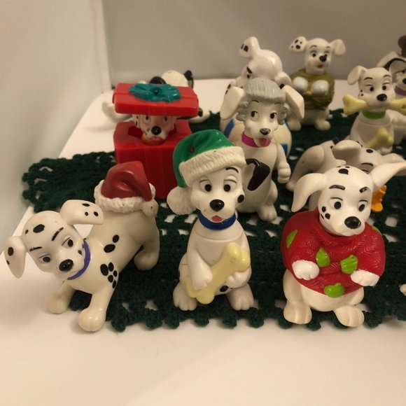 Dalmation Puppies 18  Figurines 9 Christmas 1 Granny Disney - Picture 5 of 6